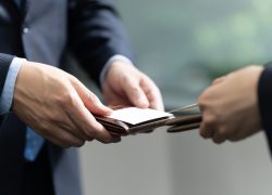 フリーランスの名刺は住所なしでもOK？自宅住所を記載しない方法とは