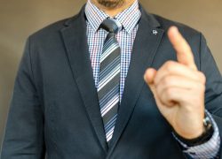 バーチャルオフィスの投資家は個人事業主か？法人か？